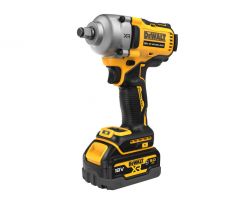 DEWALT Aku rázový skrutkovač 18 V bezuhlíkový (2 x 5,0 Ah + nabíjačka + púzdro) DCF891P2G